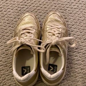 Veja Gold Tennis Sneaker